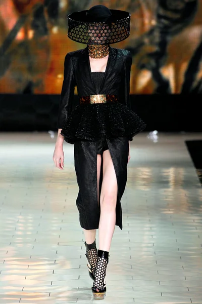 Look 12